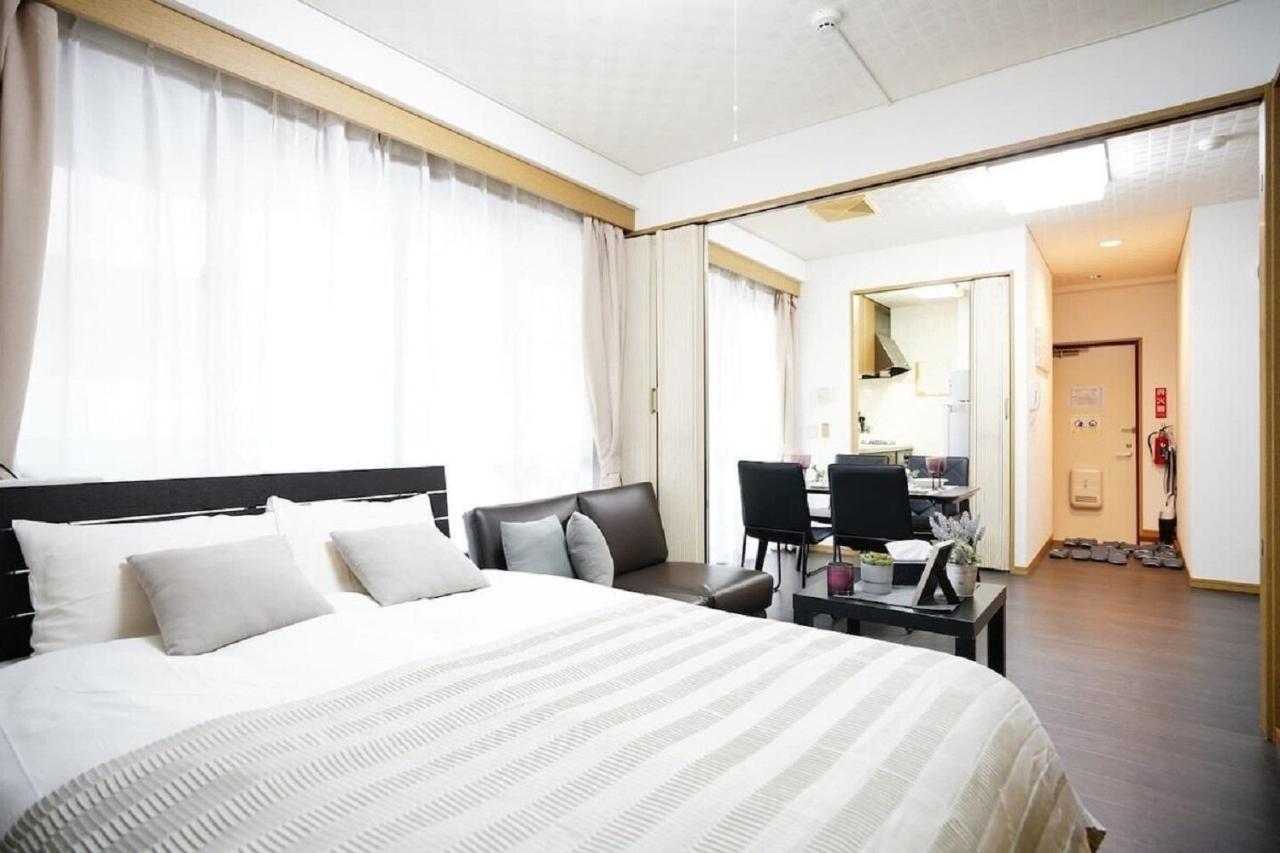 メゾンtsuha国際通り圏内 Apartment *